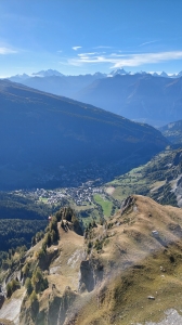 Vue sur Loèche-les-Bains, depuis la Gemmi