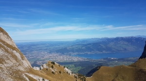 En montant au Stockhorn vue sur Thun et le lac de Thun