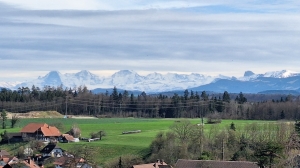 Au loin les Alpes