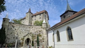 Le château et l'église de Rue