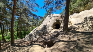 Les grottes de la Roche Grise