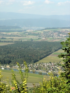 Depuis Plan Châtel, vue sur Sugiez, Ins et le Lac de Bienne tout au fond