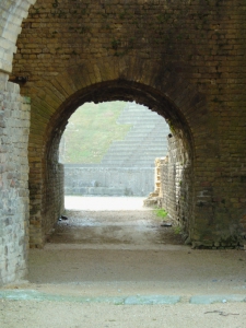 L'entrée de l'amphithéâtre