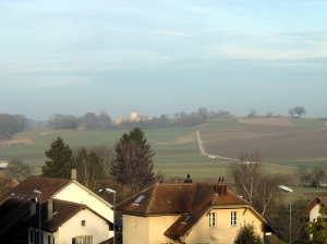 Vue sur la Porte de l'Est, depuis la ville