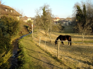 Retour au coucher de soleil sur le village de Croy