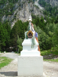 Le chorten au bout du pont bhoutanais