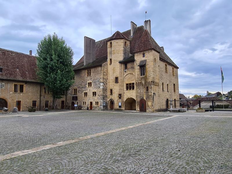 Faux semblants, à Colombier