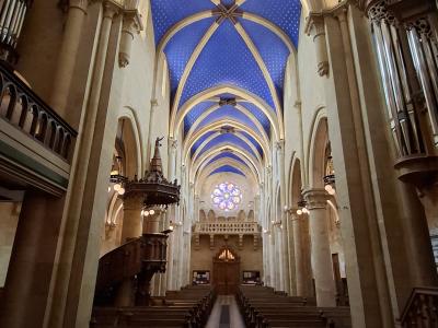 L'intérieur de la collégiale
